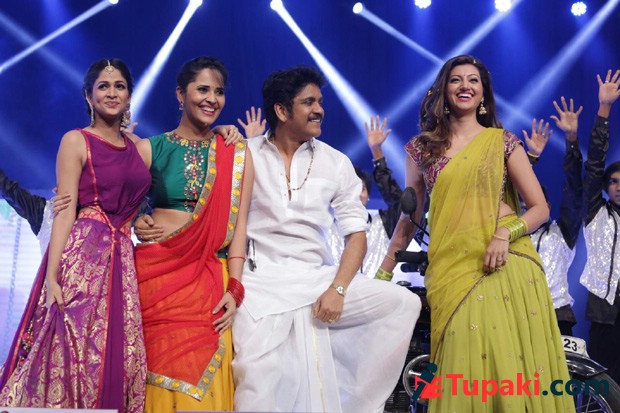 Nagarjuna Stage Performance At Soggade Chinni Nayana Audio Launch Photos